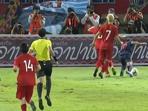 10 hình ảnh đáng nhớ nhất trận Thái Lan - Việt Nam: Chanathip "hóa" Ashley Young