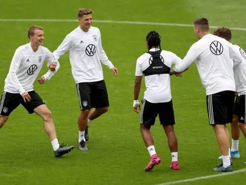 Hội đủ tinh binh, 'Cỗ xe tăng' sẵn sàng nghênh chiến Hà Lan