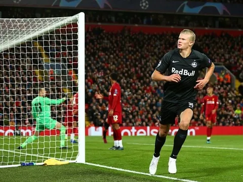 '1 đêm điên rồ ở Champions League'