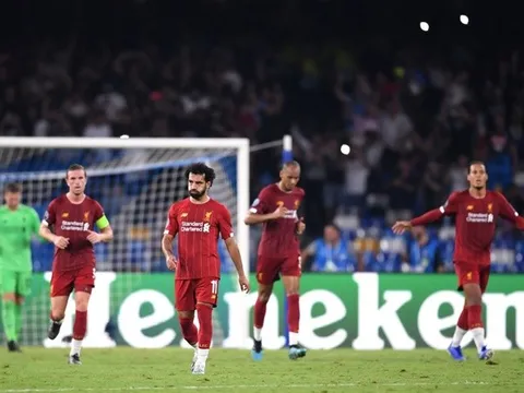 '1 lối chơi uể oải từ Van Dijk...'