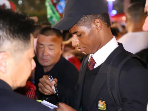 Quật ngã đại diện của Serie A, Wolves hiên ngang tiến vào vòng bảng Europa League