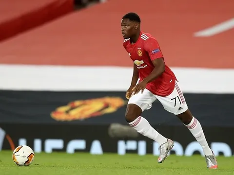 Sao trẻ rời Man Utd đến Derby, Solskjaer nói một câu về Rooney
