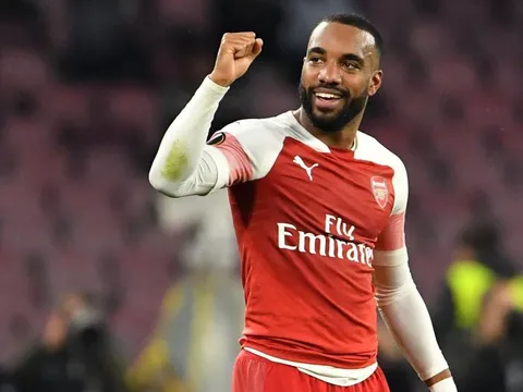 Lacazette nói một lời, Arsene Wenger có bất chợt thấy "đắng"?