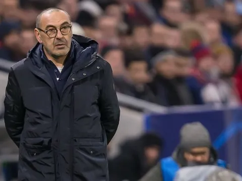 Sarri không đồng ý chấm dứt hợp đồng, Juventus phải trả lương cho 2 HLV