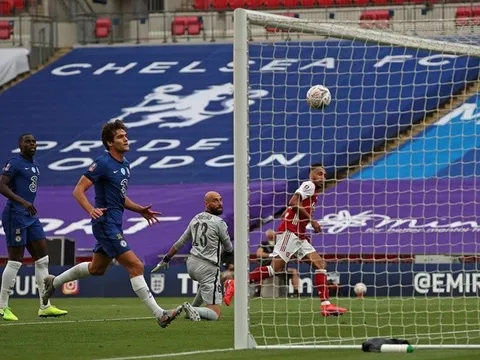 10 hình ảnh ấn tượng trận Arsenal 2-1 Chelsea: 'Oan uổng' Kovacic?