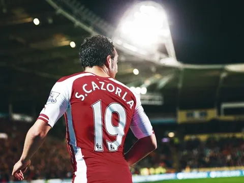 10 sao đáng lẽ Arsenal nên giữ lại: Cazorla, Vela và 'báu vật' Hà Lan