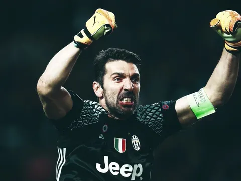 10 ngôi sao thi đấu nhiều trận nhất lịch sử: Thủ môn sút phạt, 'Đại bác' Brazil