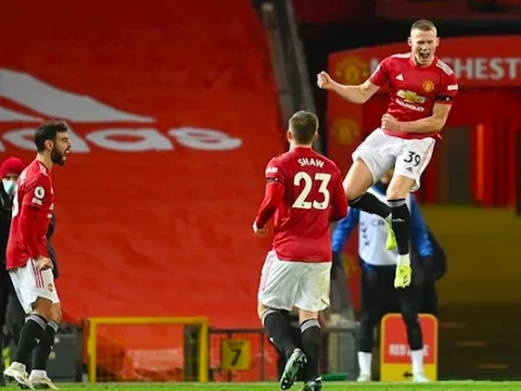 10 thống kê M.U 3-3 Everton: Thảm họa OTF, lần đầu của "Mad dog"