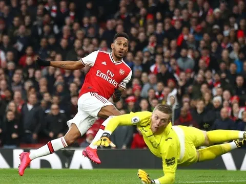 Aubameyang làm sống dậy hình ảnh ngày nào của 'King Henry' tại Emirates