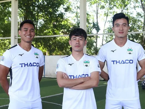Tuấn Anh, Văn Toàn tươi rói trong ngày HAGL ra mắt áo đấu 2020