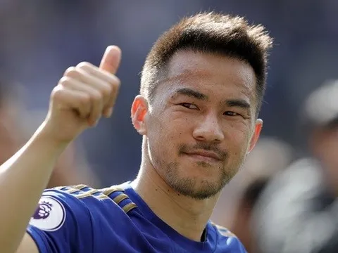 Bị hủy hợp đồng sau 34 ngày, nhà vô địch EPL phản ứng đầy bất ngờ