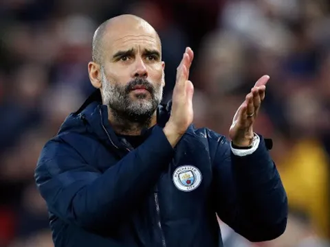 Tin không vui cho City: Sterling lọt vào tầm ngắm của ông lớn EPL