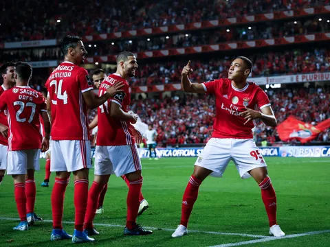 Liverpool "đánh cả cụm" Benfica: Sát thủ xứ Samba và khao khát của Mourinho