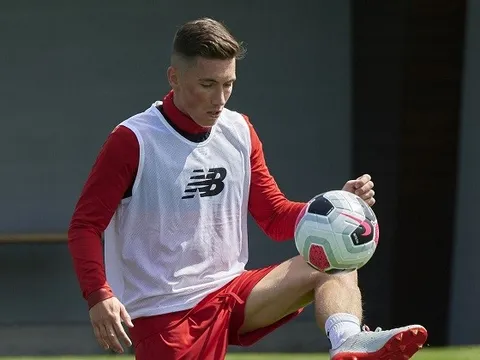 Đây, số tiền Lữ đoàn Đỏ muốn nếu 'tiểu Torres' ra đi