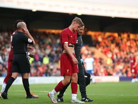 Chấn thương ngay trận ra mắt, sao trẻ xui nhất Liverpool giờ ra sao?