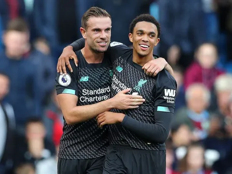 Nghiền nát Burnley, The Kop cô đơn trên đỉnh BXH