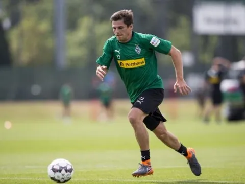 Được Chelsea quan tâm, sao Bundesliga phá vỡ im lặng