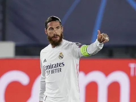 Sốt ruột, Real "dụ dỗ" Ramos với 2 lời đề nghị hấp dẫn