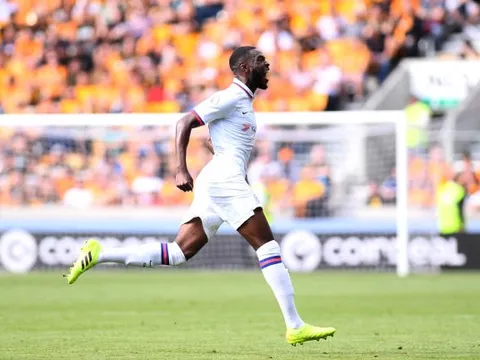 'Siêu nhân' Abraham tỏa sáng, Lampard tìm thấy chiến thắng thứ hai cùng Chelsea