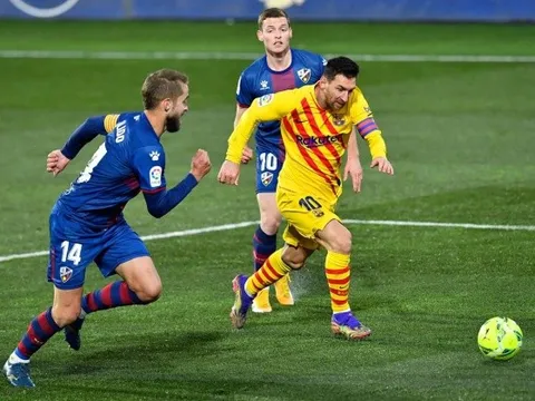 Ronald Koeman thừa nhận Barcelona cần "sự trợ giúp của các đối thủ"