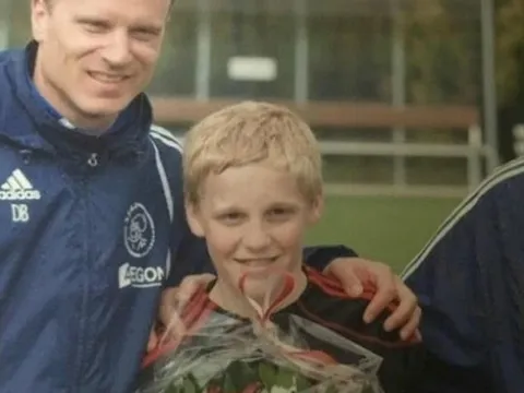 Johan Cruyff từng nhận xét ra sao về Donny van de Beek?
