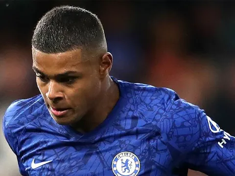 Chelsea trói chân sao trẻ trước trận mở màn League Cup