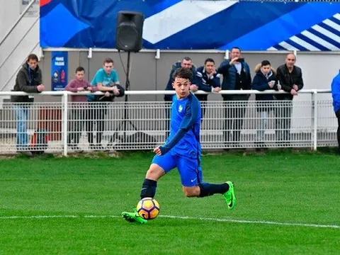 'Măng non' nước Pháp được đại gia Anh để ý