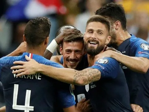 Thi đấu xuất sắc, đối tác của Pique được Deschamp tấm tắc khen ngợi