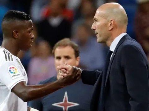 Thắng trận, Zidane ngay lập tức đưa 2 cái tên này "lên mây"