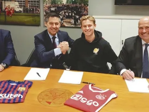 Vì sao Frenkie de Jong được gọi là "món hời" của Barca?