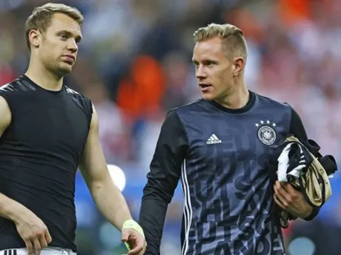 Chủ tịch Bayern "châm ngòi" cho cuộc đại chiến Ter Stegen - Neuer