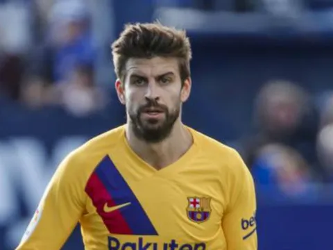 "Aura" khủng hoảng: hàng thủ Barca bắt đầu đình công