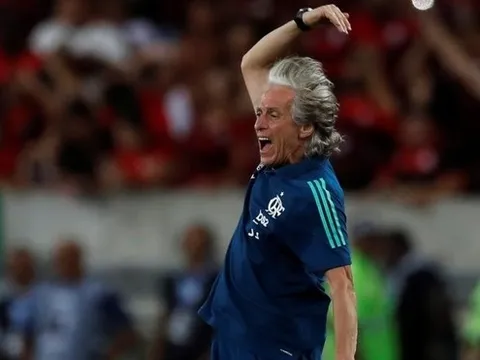 HLV Flamengo cáu kỉnh, hét vào cánh phóng viên: "Các người nên bị nhiễm corona"
