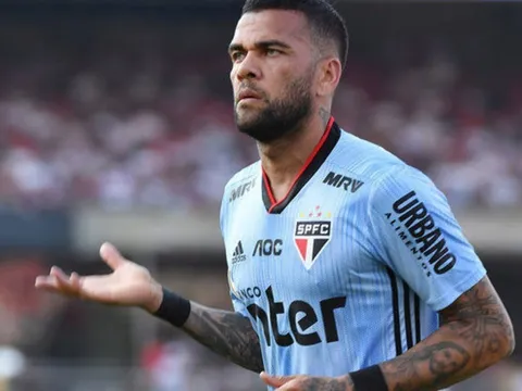 Dani Alves: "Đó sẽ là CLB lý tưởng để tôi treo giày"