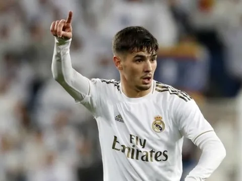 "Sống chết" ở lại Real, sao trẻ nhận cái kết đắng ngắt