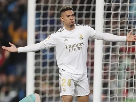 ''Số 7 lỗi'' chưa đồng ý, Real đã vội ký thỏa thuận với Benfica
