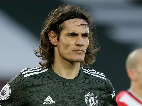 CHOÁNG! Giữa lùm xùm vụ Cavani, FA tố M.U 'không biết dạy dỗ' cầu thủ