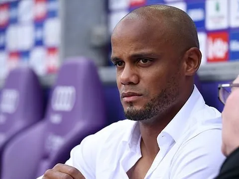 Huyền thoại Man City không đá, CLB lập tức giành chiến thắng đầu tiên