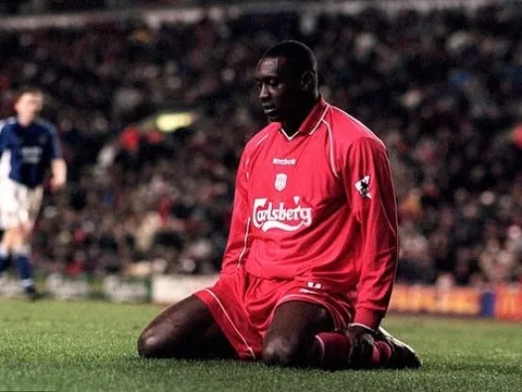 Người cũ Liverpool trải lòng: 'Tôi đã nằm trên sàn nhà và khóc'