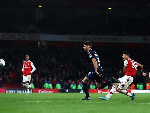Sao Arsenal được khen: "Một cậu bé thông minh, một sát thủ trời sinh"