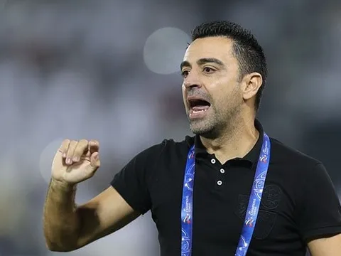 Fan Barca: "Xin hãy cứu rỗi CLB khỏi tay tên HLV nghiệp dư kia!"