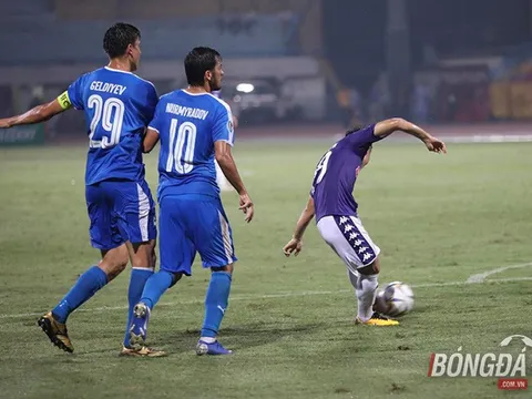 Quang Hải vẽ cầu vồng, Văn Quyết ghi bàn trên chấm penalty, Hà Nội thắng kịch tính