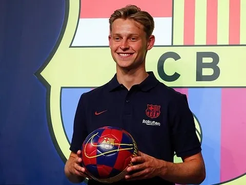 "Tổng giám đốc Barca đã khóc khi chiêu mộ thành công cậu ấy"