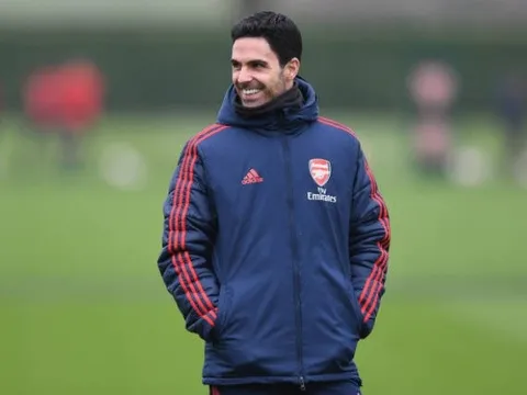 Chuyên gia khuyên Abraham gắn bó với tuyển Anh thay vì Nigeria