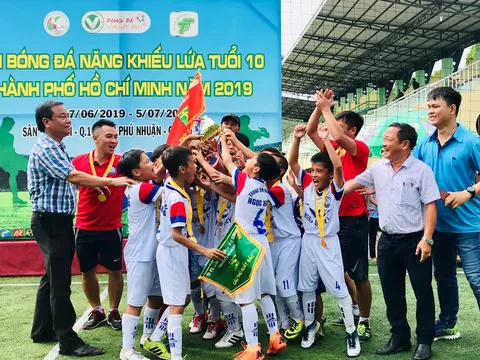 "Sự phối hợp giữa ngành Giáo dục, Thể thao và phụ huynh sẽ góp phần phát triển bóng đá trong tương lai"