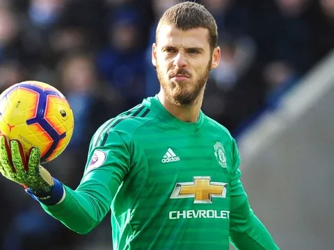 Fan Man Utd nổi giận: "Đề nghị cuối cùng, chấp nhận hoặc biến khỏi CLB"