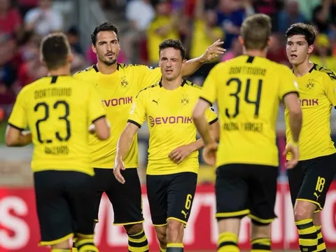 Rượt đuổi kịch tính, Dortmund hạ gục nhà ĐKVĐ châu Âu trong cơn mưa bàn thắng