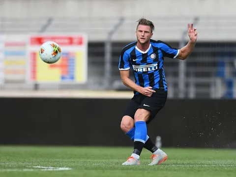 Xé lưới Man City, Martial tái hiện điều CR7 từng làm 13 năm trước