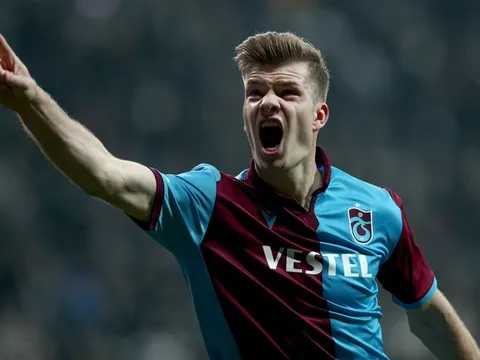 "Nếu tôi là cậu ấy, đương nhiên tôi sẽ ở lại Arsenal"