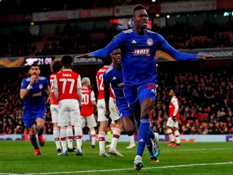 Martin Keown đã có lý khi chỉ trích 'Gã vô hại' của Arsenal?